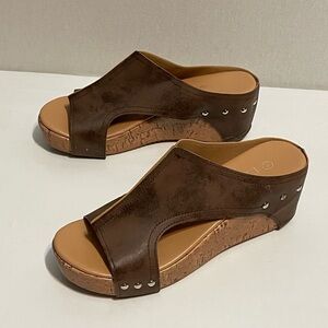 Lingyue studded wedges sandals, size 9